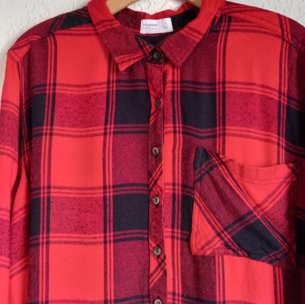 Oversized Plaid Button Down Shirt - Picture 2 of 8